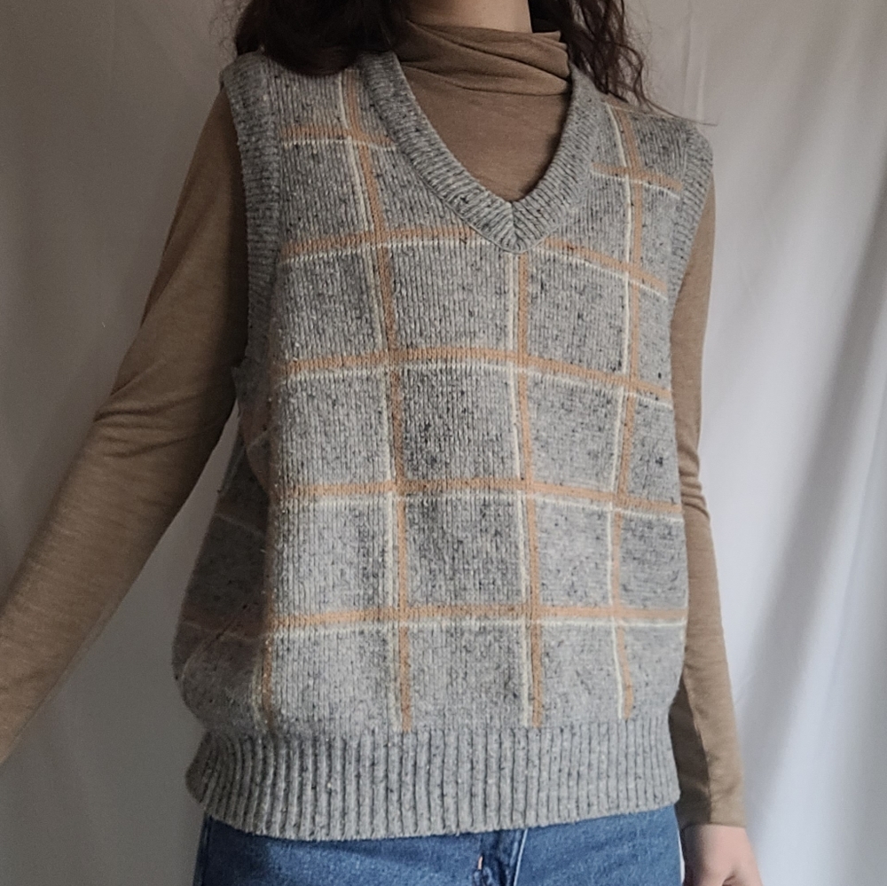 Vintage Jantzen Gray Pullover Sweater Vest - Picture 2 of 10